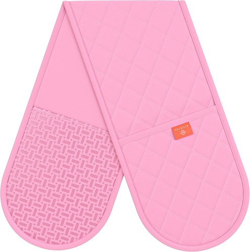 Pink oven gloves - pink,